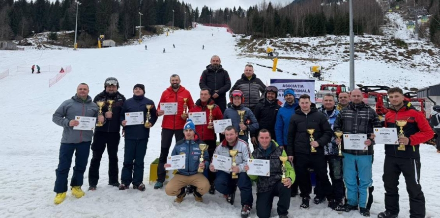 Polițiștii s-au întrecut la schi și snowboard pe Pârtia Olimpică din Borșa