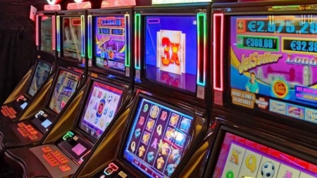 Guvernul propune ca autoritățile locale să hotărască singuri dacă permit sau nu săli de jocuri și cazinouri