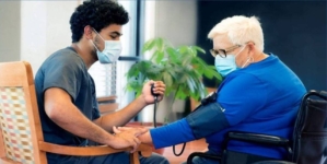 Servicii medicale gratuite la domiciliu pentru pacienții imobilizați din Maramureș