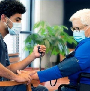 Servicii medicale gratuite la domiciliu pentru pacienții imobilizați din Maramureș