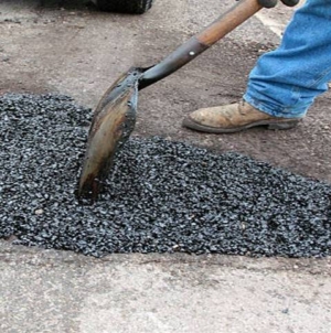 Există soluții pentru șosele care să nu mai cedeze după primul îngheț, dar nu sunt aplicate