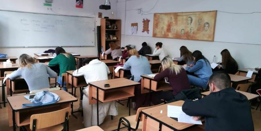Se schimbă programa la liceu. Dar ce înseamnă asta pentru elevi?