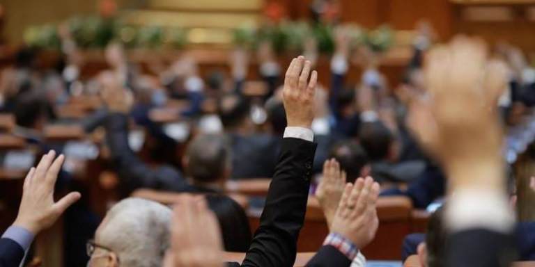 De ce tot mai multe țări aleg taxele mai mici