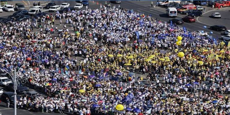 Profesori și studenți protestează la București împotriva măsurilor de austeritate
