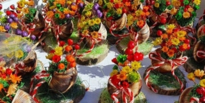 SPAU Baia Mare a instalat 67 de standuri în centrul orașului, pregătite pentru Târgul tradițional de Mărțișor