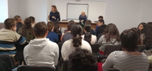 Acțiuni ale polițiștilor pentru siguranța online și prevenirea traficului de persoane