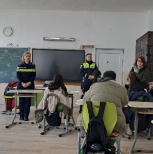 Acțiuni ale polițiștilor în patru școli din Sighet