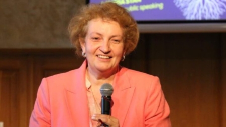 Lavinia Stan, autorul cărții „Organizatorii de vieți”, conferențiază la Colegiul Național „Gheorghe Șincai” Baia Mare