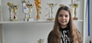Performanță la dublu: Băimăreanca Karina Rus, rezultate remarcabile în gimnastică ritmică și muzică
