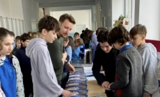 „Expoziția Banilor” la Liceul „Ep. Dr. Alexandru Rusu” Baia Mare: elevii au expus colecții fascinante de bancnote și monede