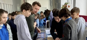 „Expoziția Banilor” la Liceul „Ep. Dr. Alexandru Rusu” Baia Mare: elevii au expus colecții fascinante de bancnote și monede