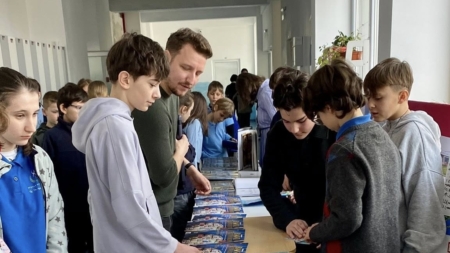 „Expoziția Banilor” la Liceul „Ep. Dr. Alexandru Rusu” Baia Mare: elevii au expus colecții fascinante de bancnote și monede
