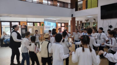 Cultură și tradiție la Centrul Rivulus Pueris din Baia Mare: elevi și profesori de pe ambele maluri ale Prutului au susținut manifestări cultural-artistice