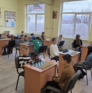 Comuniada 2026: Școala Gimnazială „Ion Popescu de Coaș” a găzduit o competiție de șah pentru elevi