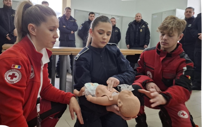 Crucea Roșie Română- Filiala Maramureș organizează cursuri de prim ajutor dedicate părinților, din luna martie