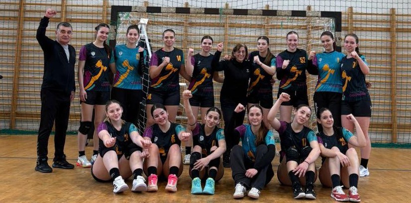 Sfârșit de săptămână cu victorii în șir la handbal pentru junioarele și juniorii de la Fabrica de Campioni
