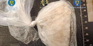 Două persoane arestate preventiv pentru trafic de droguri de mare risc