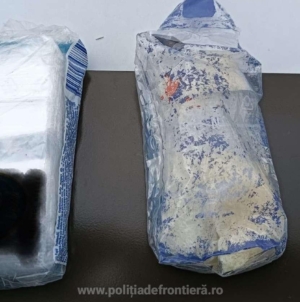 Trimiși după gratii pentru trafic de droguri de mare risc