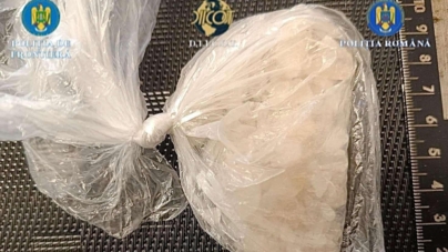 Două persoane arestate preventiv pentru trafic de droguri de mare risc