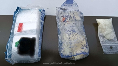 Trimiși după gratii pentru trafic de droguri de mare risc