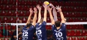 Știința Explorări, înfrângere în trei seturi în fața campioanei