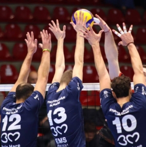 Știința Explorări, înfrângere în trei seturi în fața campioanei