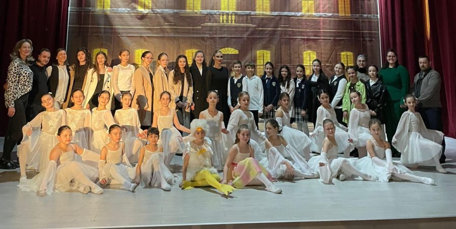 Spectacolul „Fetița cu chibrituri”, o experiență de neuitat pentru spectatorii din Moisei