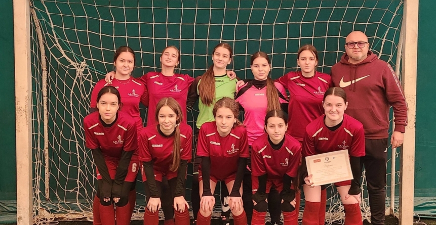 Echipa de fotbal feminin de la Școala Gimnazială Nr. 18 Baia Mare a obținut locul 3 la etapa municipală a competiției „Cupa ING”