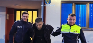 Reținut după ce a condus beat și fără permis o mașină pe care o furase