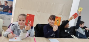 Centrul de Zi CASPEV din Baia Mare a reunit copii și seniori, în cadrul unor ateliere intergeneraționale