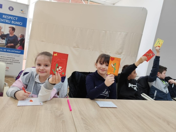 Centrul de Zi CASPEV din Baia Mare a reunit copii și seniori, în cadrul unor ateliere intergeneraționale