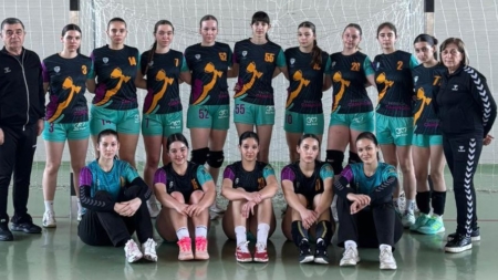 Calificare în turneul semifinal pentru junioarele 1 de la CS Marta