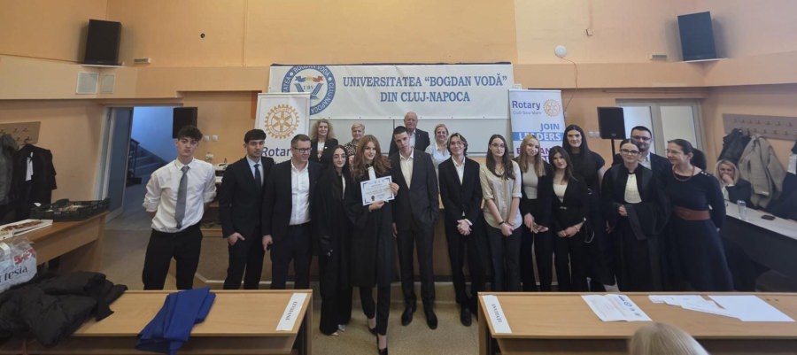 Educație juridică în Baia Mare: elevii de liceu au participat la un eveniment dedicat carierei juridice și luptei împotriva consumului de droguri, alături de profesioniști din domeniul dreptului