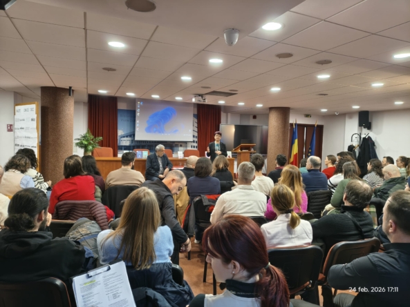 Colocviile MomCo la Bibliotecă: cupluri de toate vârstele s-au reunit la întâlnirea dedicată limbajelor iubirii, la Biblioteca Județeană „Petre Dulfu” din Baia Mare