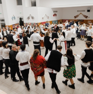 La Băița se organizează tradiționalul „Joc de Lăsatul secului, cu coșarca”
