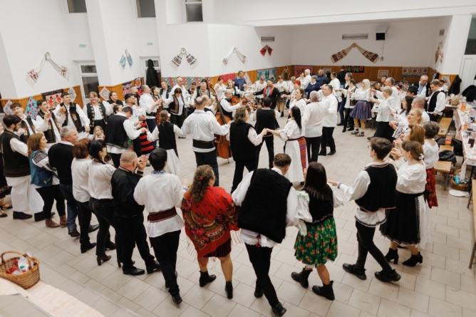 La Băița se organizează tradiționalul „Joc de Lăsatul secului, cu coșarca”