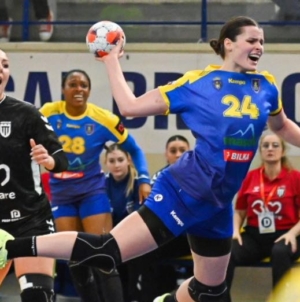 Înfrângere a Minaurului în fața Coronei