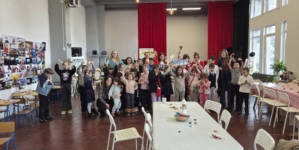 Atelierul de confecționat mărțișoare din materiale naturale, o experiență autentică pentru copiii din Târgu Lăpuș