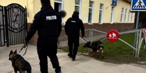 Lecții de la polițiști pentru elevi