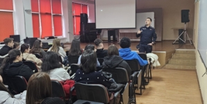 Siguranța în mediul online: activitate de conștientizare pentru liceenii de la Colegiul Național „Mihai Eminescu” Baia Mare