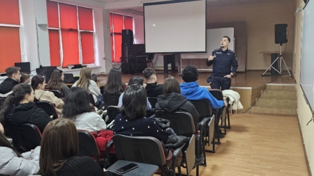 Siguranța în mediul online: activitate de conștientizare pentru liceenii de la Colegiul Național „Mihai Eminescu” Baia Mare