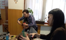 Un grup de stiliști i-a coafat pe beneficiarii Centrului de zi pentru persoane adulte cu dizabilități Bujorului din Baia Mare