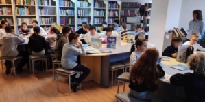 Ziua Mondială fără Telefon Mobil, marcată de elevii băimăreni la Biblioteca Județeană