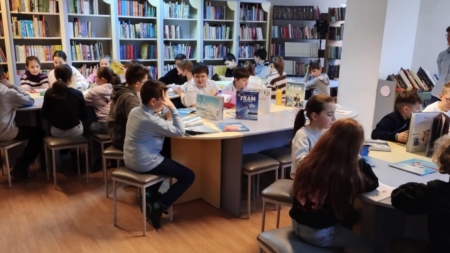 Ziua Mondială fără Telefon Mobil, marcată de elevii băimăreni la Biblioteca Județeană