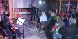 „Pietre care vorbesc… Pietre care cântă”: Recital de muzică și poezie inedit la Muzeul de Mineralogie din Baia Mare