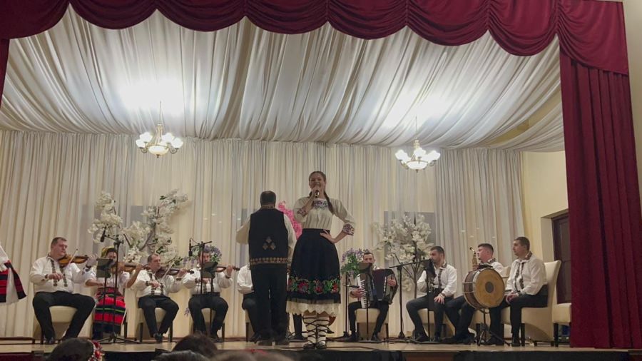 Festivalul–Concurs „Cât îi Maramureșul” reunește talente pe scena Colegiului de Arte din Baia Mare