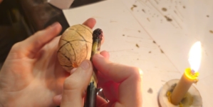 Atelier de încondeiat ouă pentru începători la Muzeul Județean de Istorie și Arheologie Maramureș