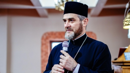 La Schitul „Schimbarea la Față” Baia Mare: Arhim. Dr. Ioachim Tomoiagă va susține conferința „Metanoia postului și praxia filantropică în viața eclezială”