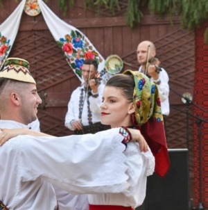 Se fac înscrieri pentru cursuri de dans popular dedicate copiilor din zona Șomcuta Mare