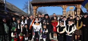 PS Părinte Timotei Sătmăreanul, în mijlocul credincioșilor din Glod